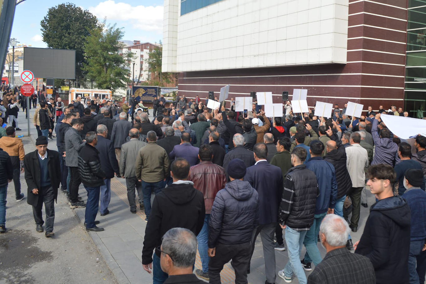 "Artık Yahudi varlığına karşı tek çözüm orduların hareket etmesidir"