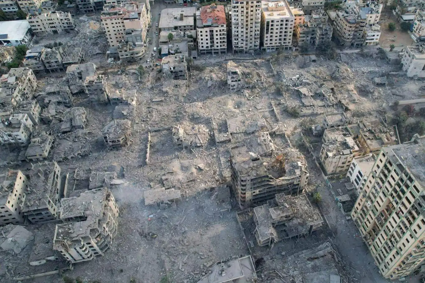 Siyonist rejimin saldırılarında Gazze'de 5 bin 500 bina tamamen yıkıldı