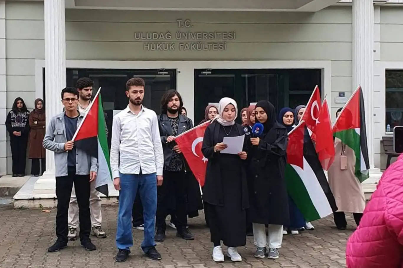 Hukuk Fakültesi öğrencileri: Filistin halkının kendini savunma hakkı meşrudur