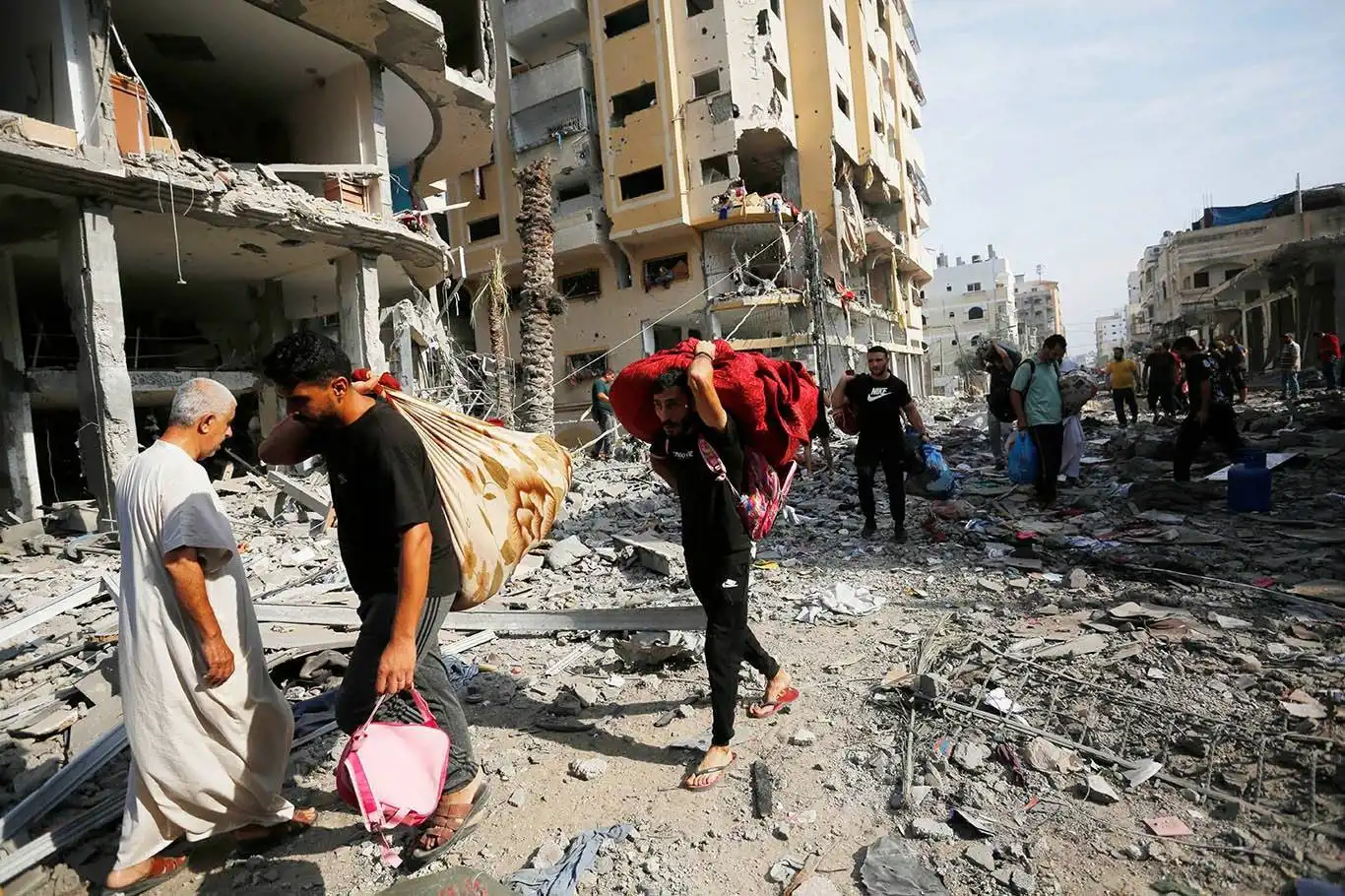 Gazze Şeridi'nde 1 milyon 400 bin Filistinli yerinden oldu