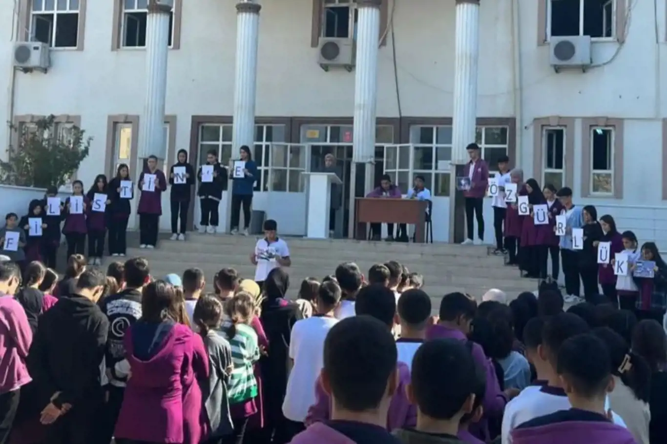 Silopi’de İmam hatip öğrencilerinden Gazze ile dayanışma mesajı