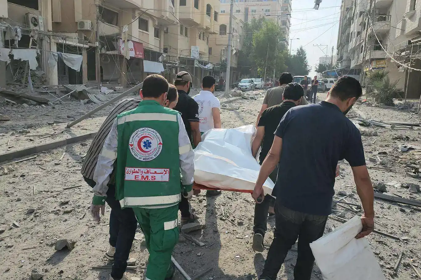 Siyonist rejim Gazze'de 101 sağlık çalışanını katletti