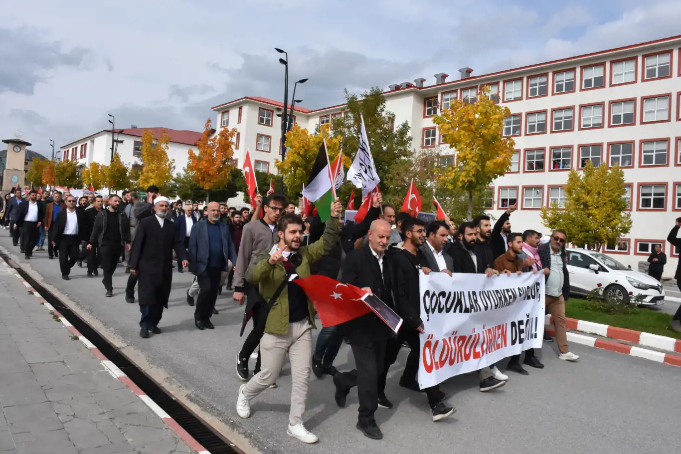 Bitlis'ten Gazze için basın açıklaması ve yürüyüş