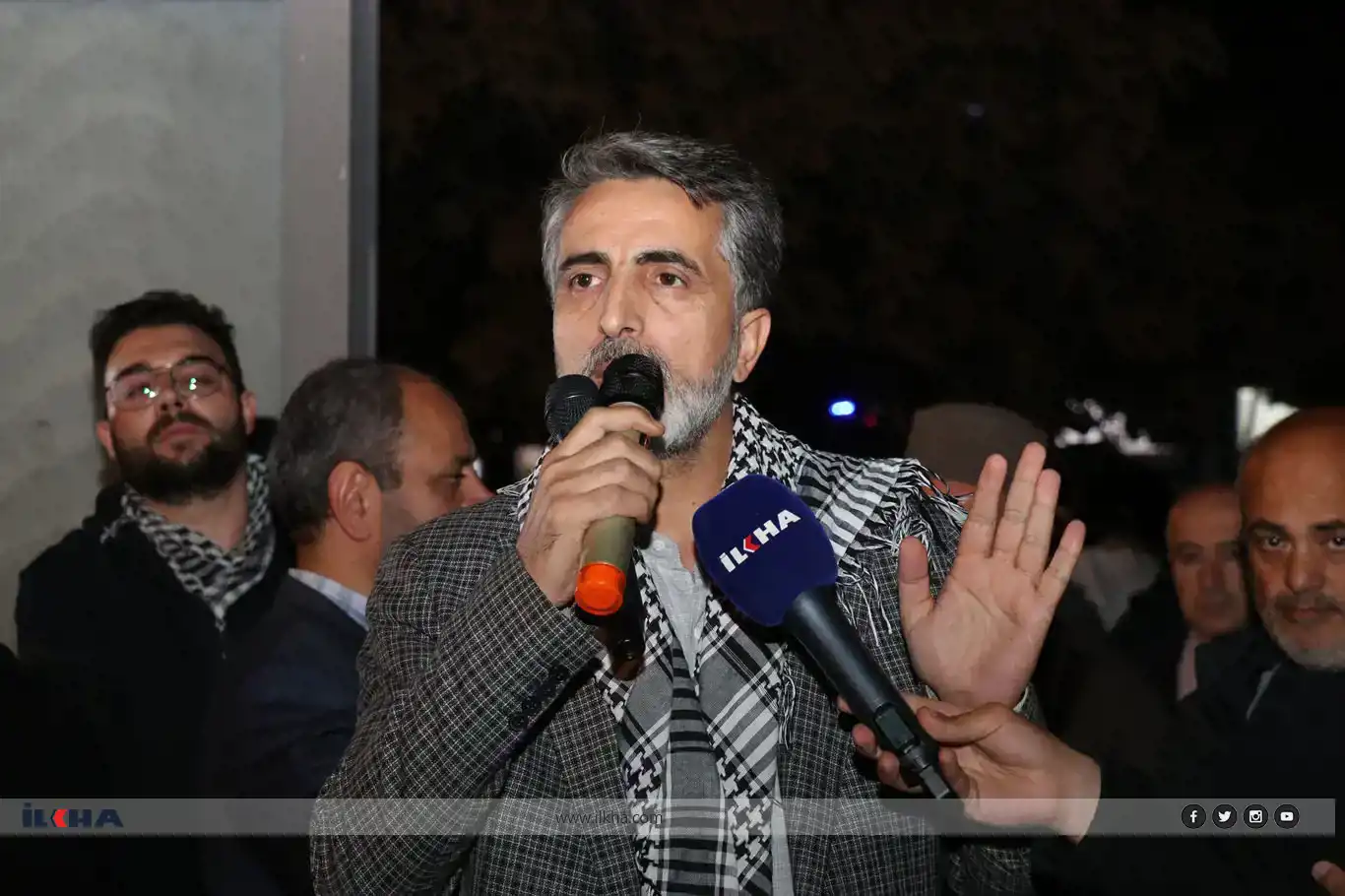 Berdevkê HUDA PARê Emîroglu: Em ji rayedarên hikûmetê yên li Tirkîyê re vê yekê dibêjin. Çi karê Amerîka û îsraîlê li vê derê heye? Berdevkê HUDA PARê Emîroglu: Em ji rayedarên hikûmetê yên li Tirkîyê re vê yekê dibêjin. Çi karê Amerîka û îsraîlê li vê derê heye?