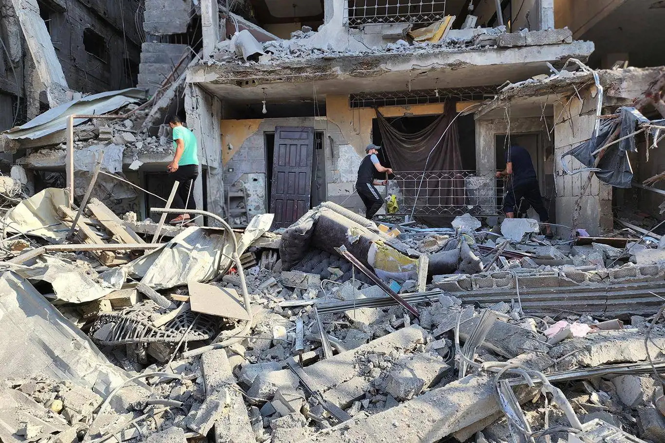 Gazze'de bombardıman gece boyunca sürdü: Şehidlerin sayısı henüz bilinmiyor