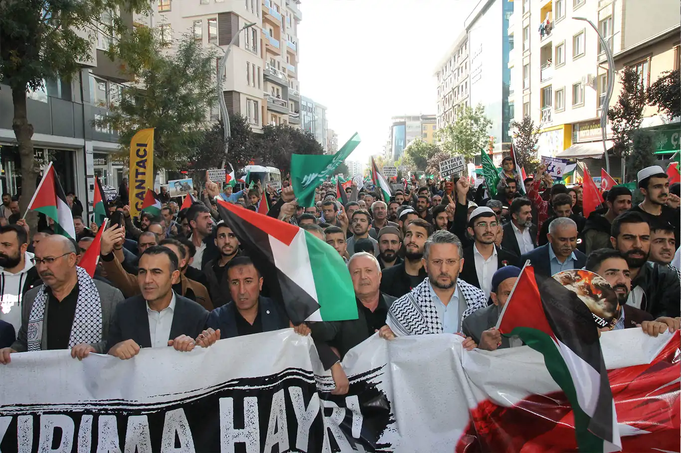 Van’da Gazze’ye destek yürüyüşü düzenlendi