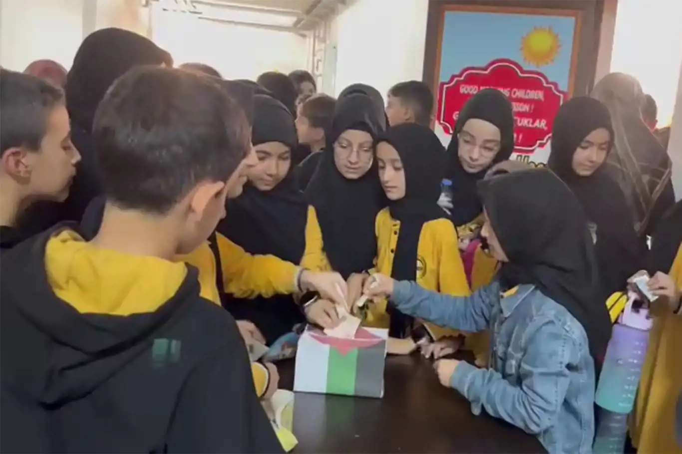 Hafızlık öğrencilerinden Gazze’ye yardım 