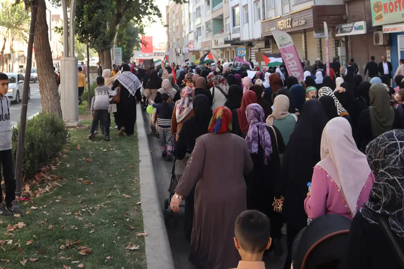 Bismil’de kadınlar ve çocuklar Gazze için yürüdü