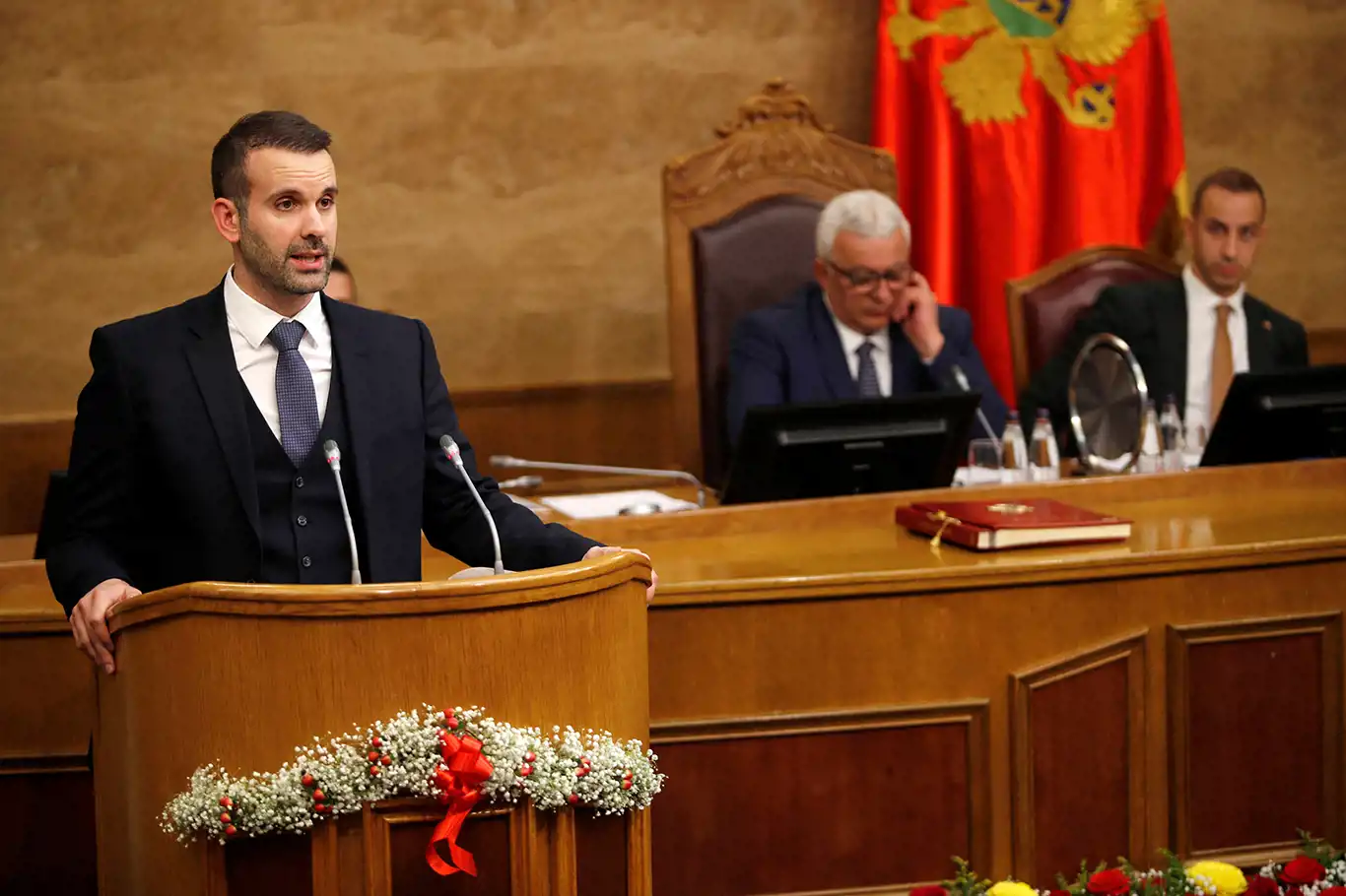 Karadağ Meclisi yeni hükümeti onayladı Karadağ Meclisi yeni hükümeti onayladı