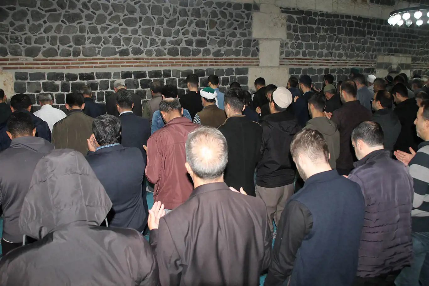 Diyarbakırlılar "Filistin'e dua" nöbetini sürdürüyor