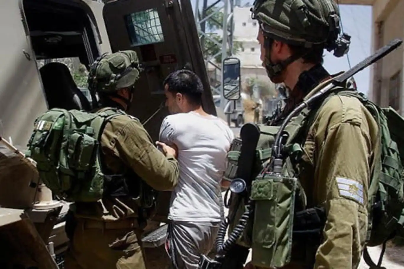 İşgalci siyonistler Batı Şeria'da 90 Filistinliyi alıkoydu