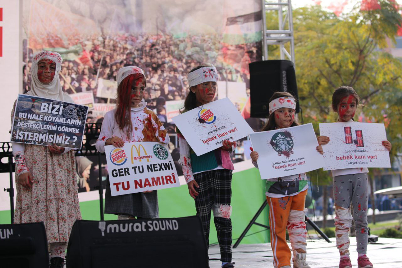 HÜDA PAR Batman İl Başkanlığı, "Aksa Tufanına Destek" temasıyla miting düzenledi.
