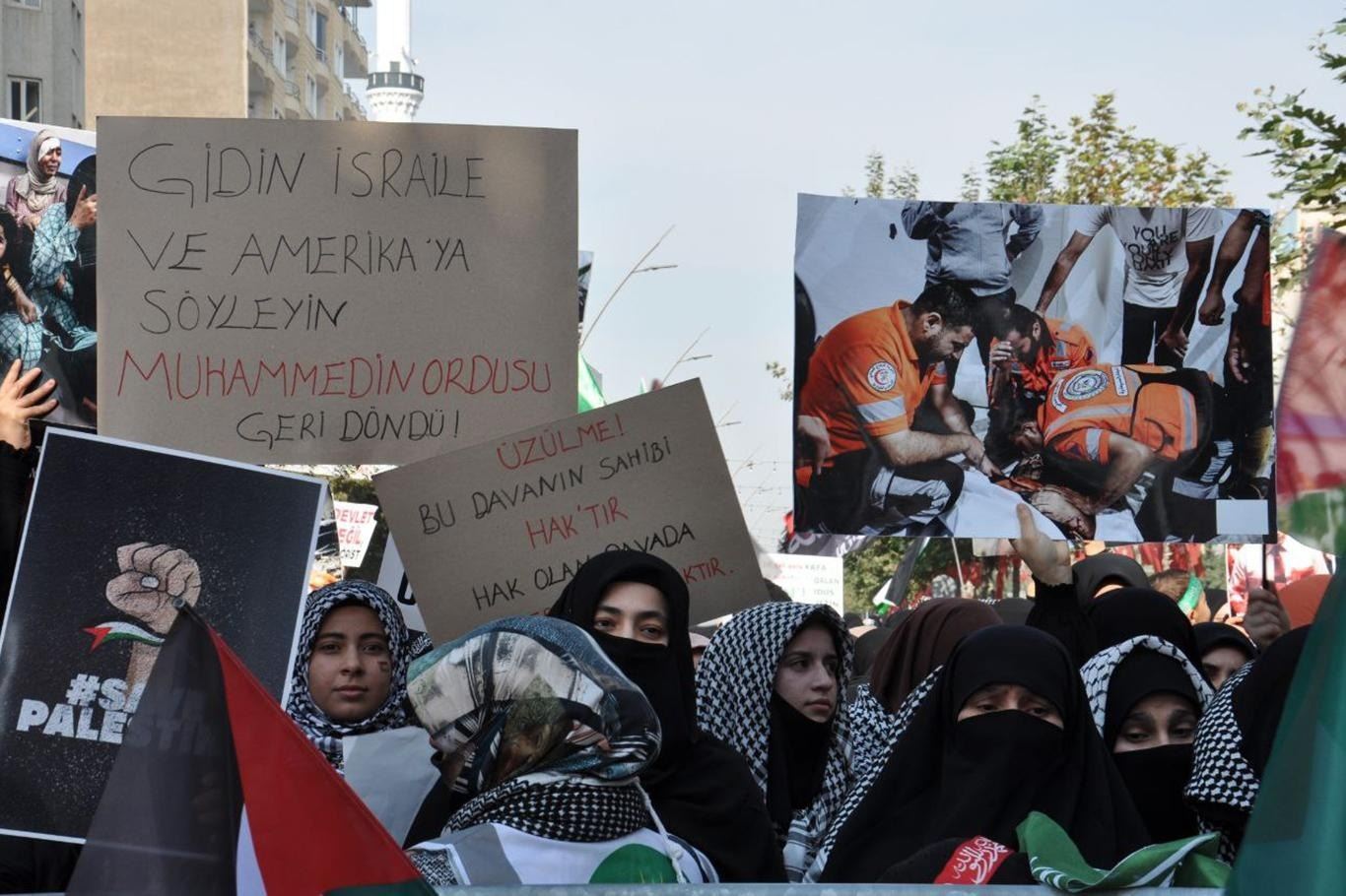 HÜDA PAR Batman İl Başkanlığı, "Aksa Tufanına Destek" temasıyla miting düzenledi.