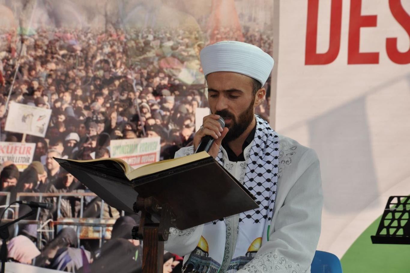 HÜDA PAR Batman İl Başkanlığı, "Aksa Tufanına Destek" temasıyla miting düzenledi.