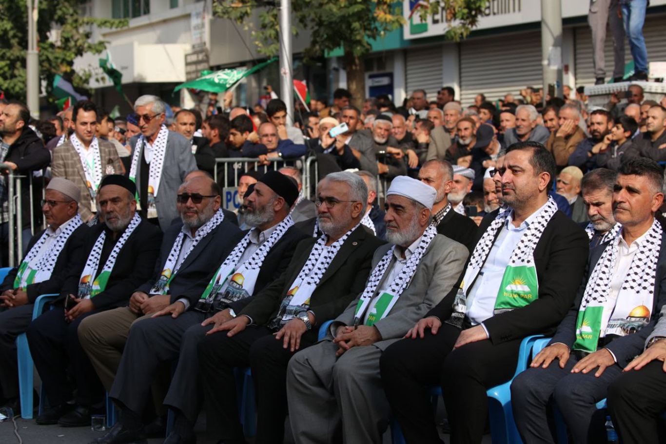 HÜDA PAR Batman İl Başkanlığı, "Aksa Tufanına Destek" temasıyla miting düzenledi.