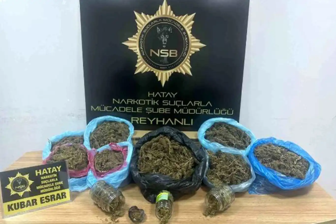 Hatay'da 5 kilo 20 gram esrar ale geçirildi Hatay'da 5 kilo 20 gram esrar ale geçirildi