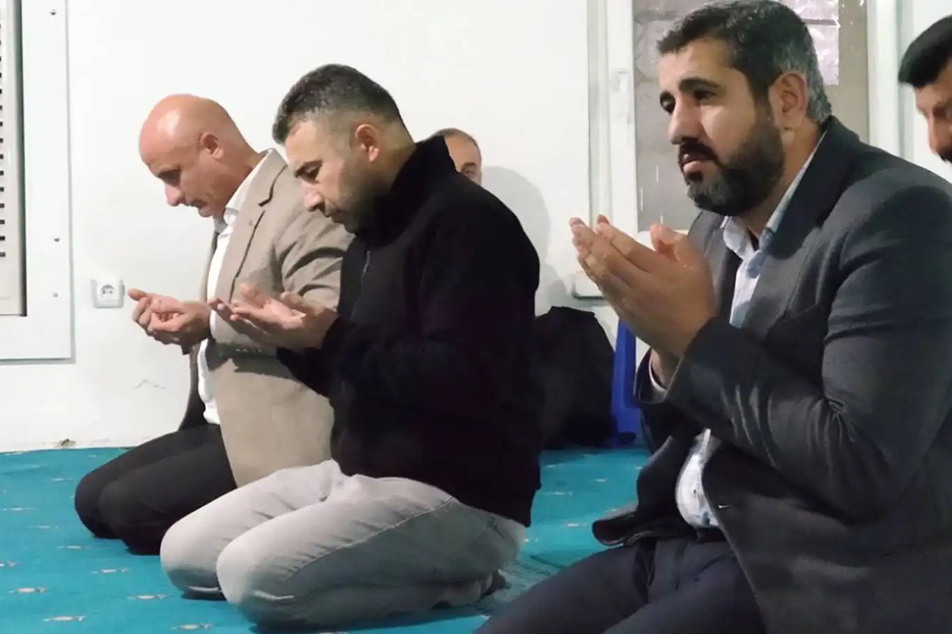 Cizre'de eller Gazze için duaya kalktı