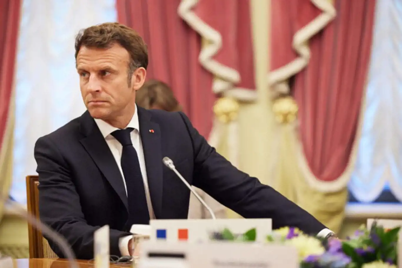 Diplomatlardan Macron'a eleştiri mektubu: İtibar kaybediyoruz