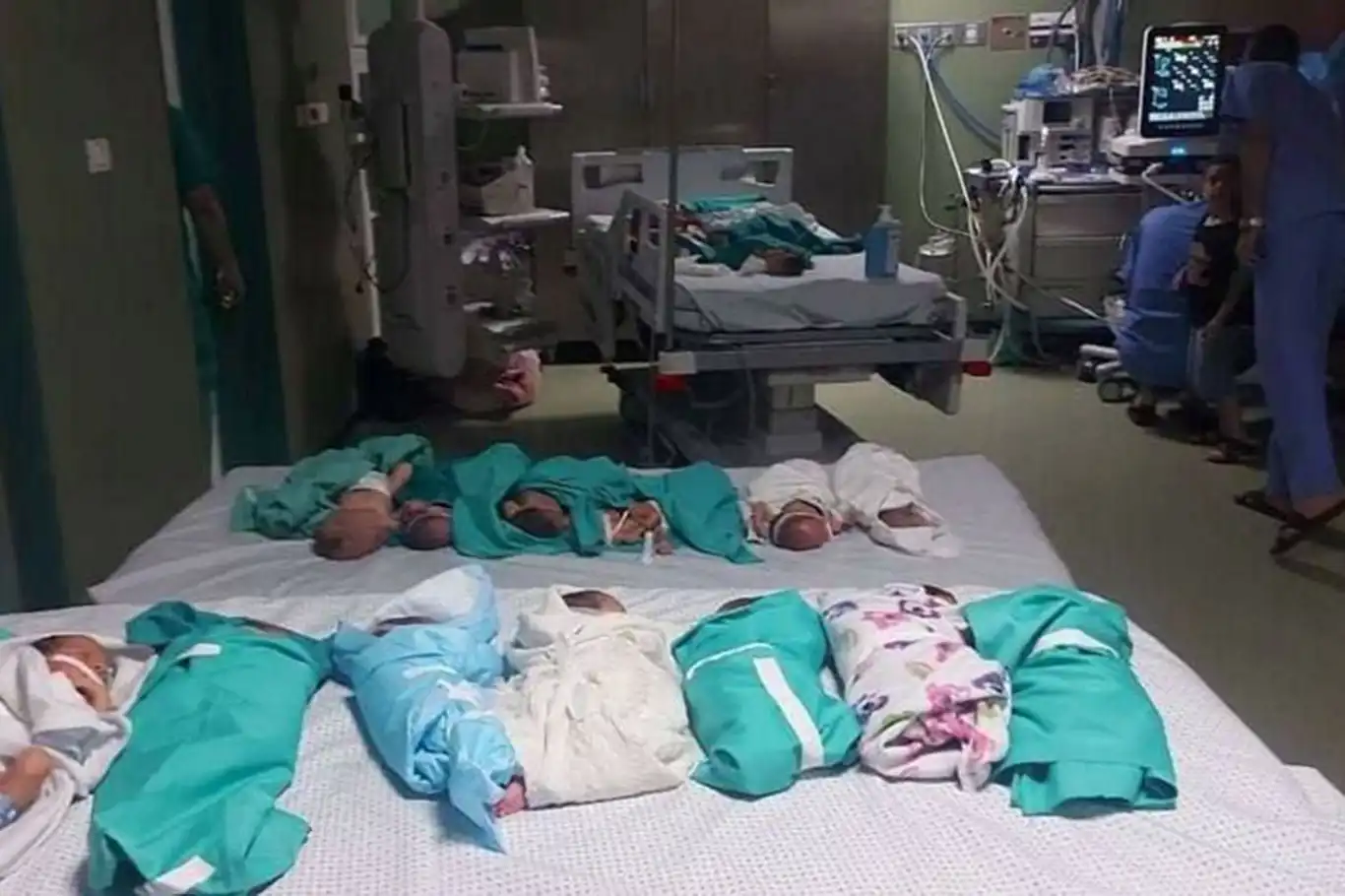 Gazze'deki hükümet, işgalcilerin Şifa Hastanesi'ndeki zulmüne dikkat çekti