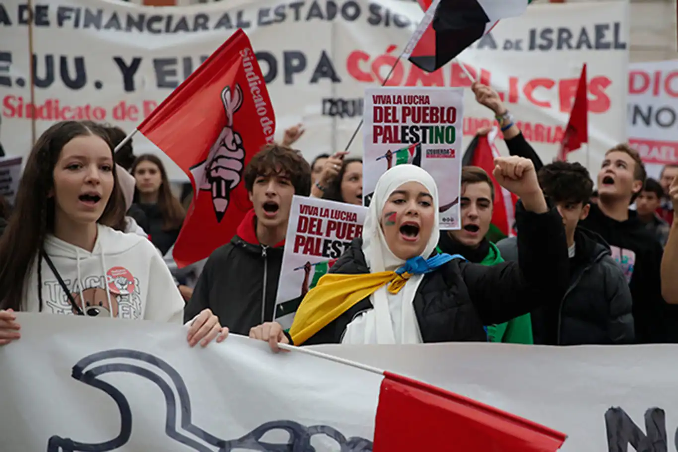 İspanya'da öğrenciler Filistin'e destek için ders bırakma eylemi yaptı