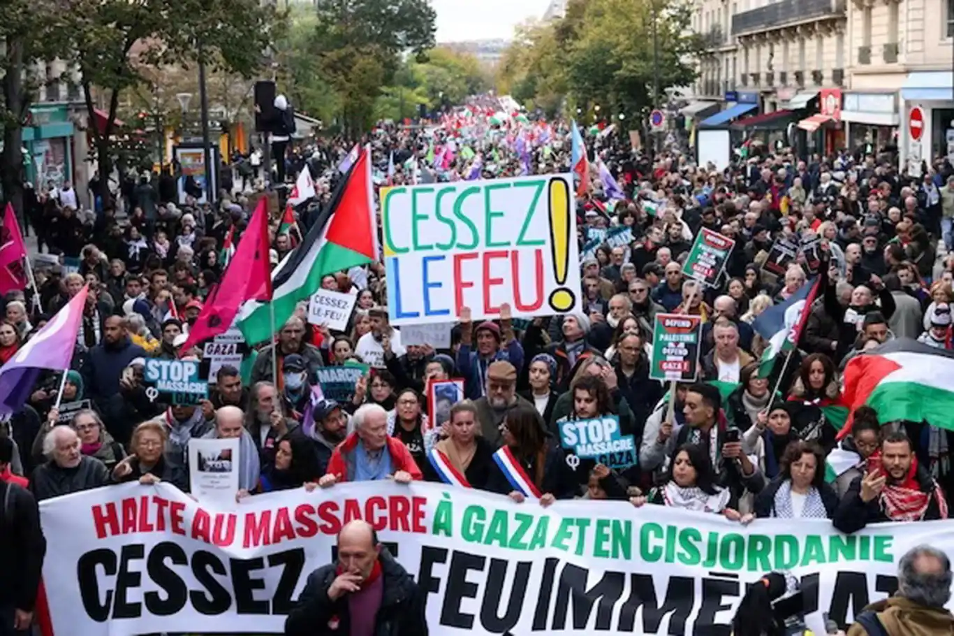 Fransa'nın başkenti Paris'te Gazze'ye destek gösterisi