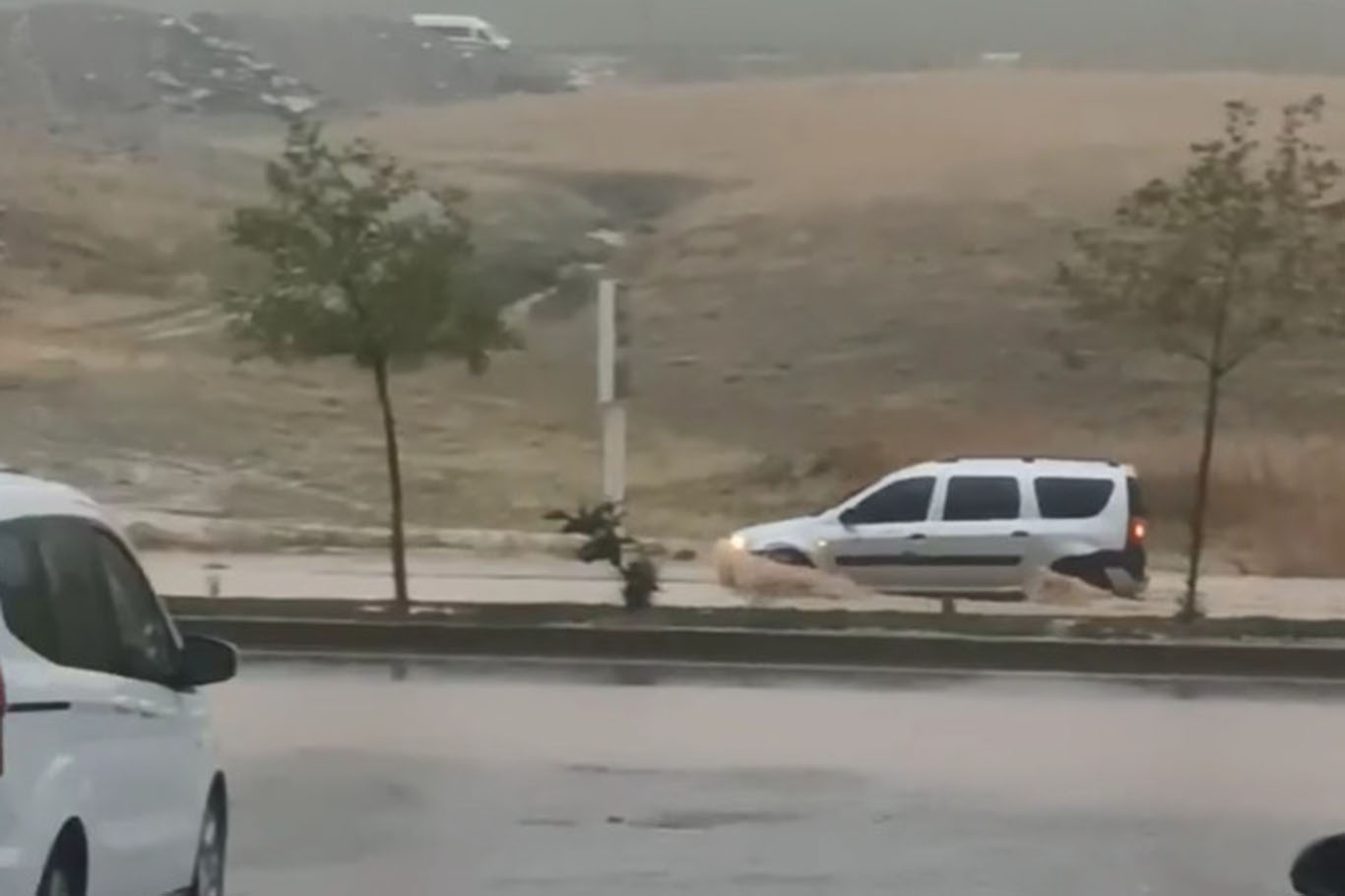 Silvan'da sağanak etkili oldu