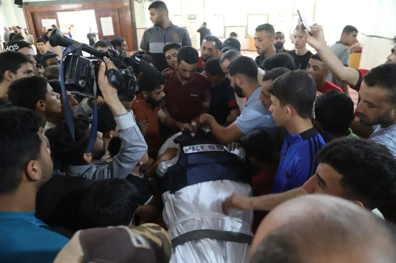 Gazze'de 60 gazeteci öldürüldü
