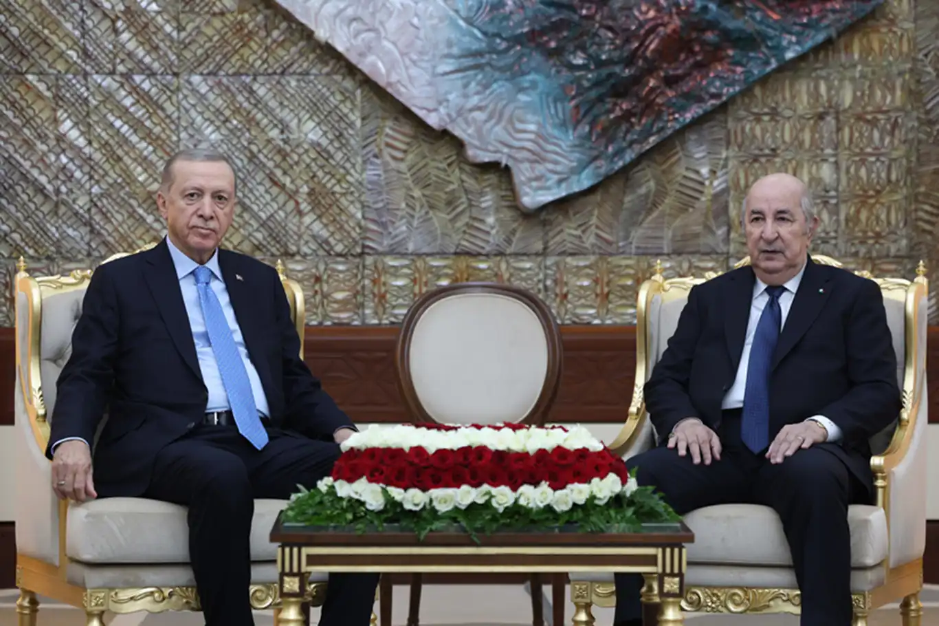 Erdoğan and Tebboune meet in Algeria to discuss bilateral ties