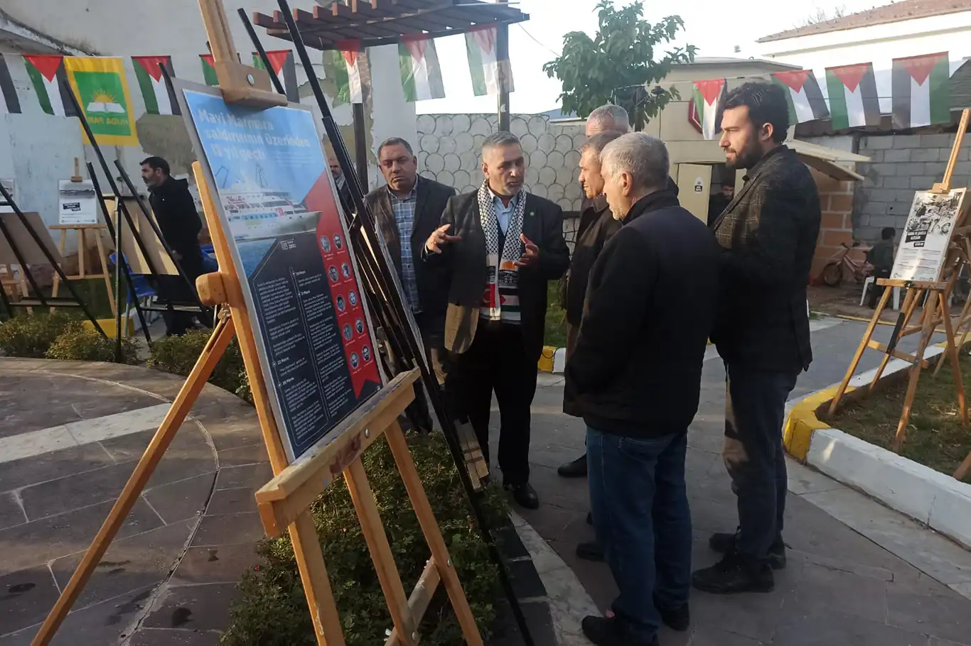 Hilvan'da Filistin için resim sergisi açıldı