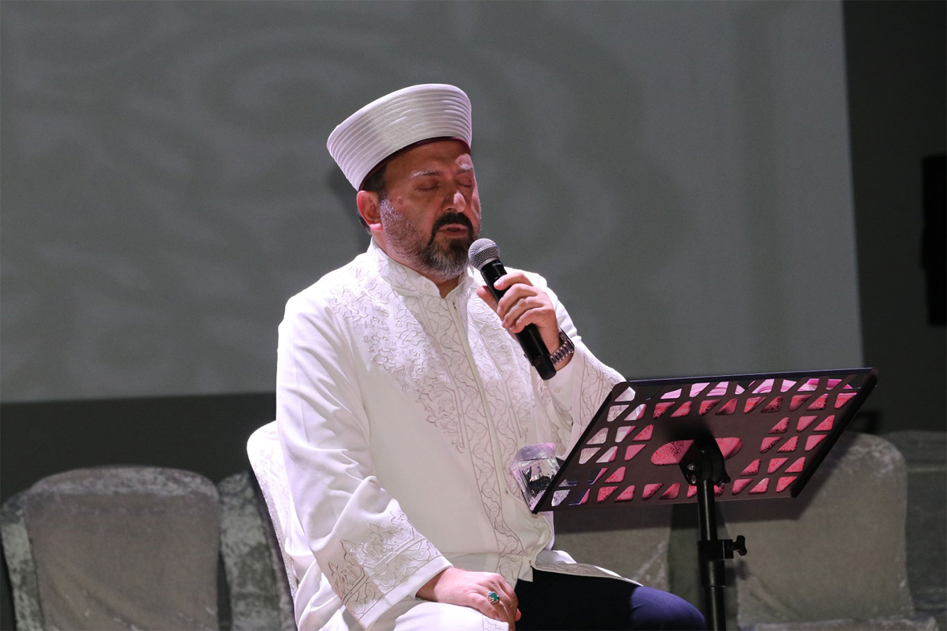 Gaziantep'te hafızlık eğitimini tamamlayan 104 kız öğrenci icazet belgesini aldı