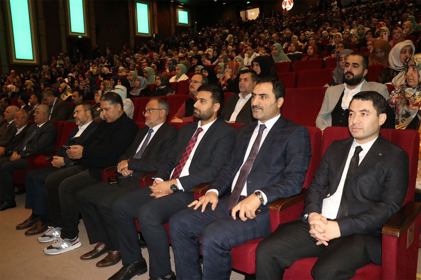 Gaziantep'te hafızlık eğitimini tamamlayan 104 kız öğrenci icazet belgesini aldı