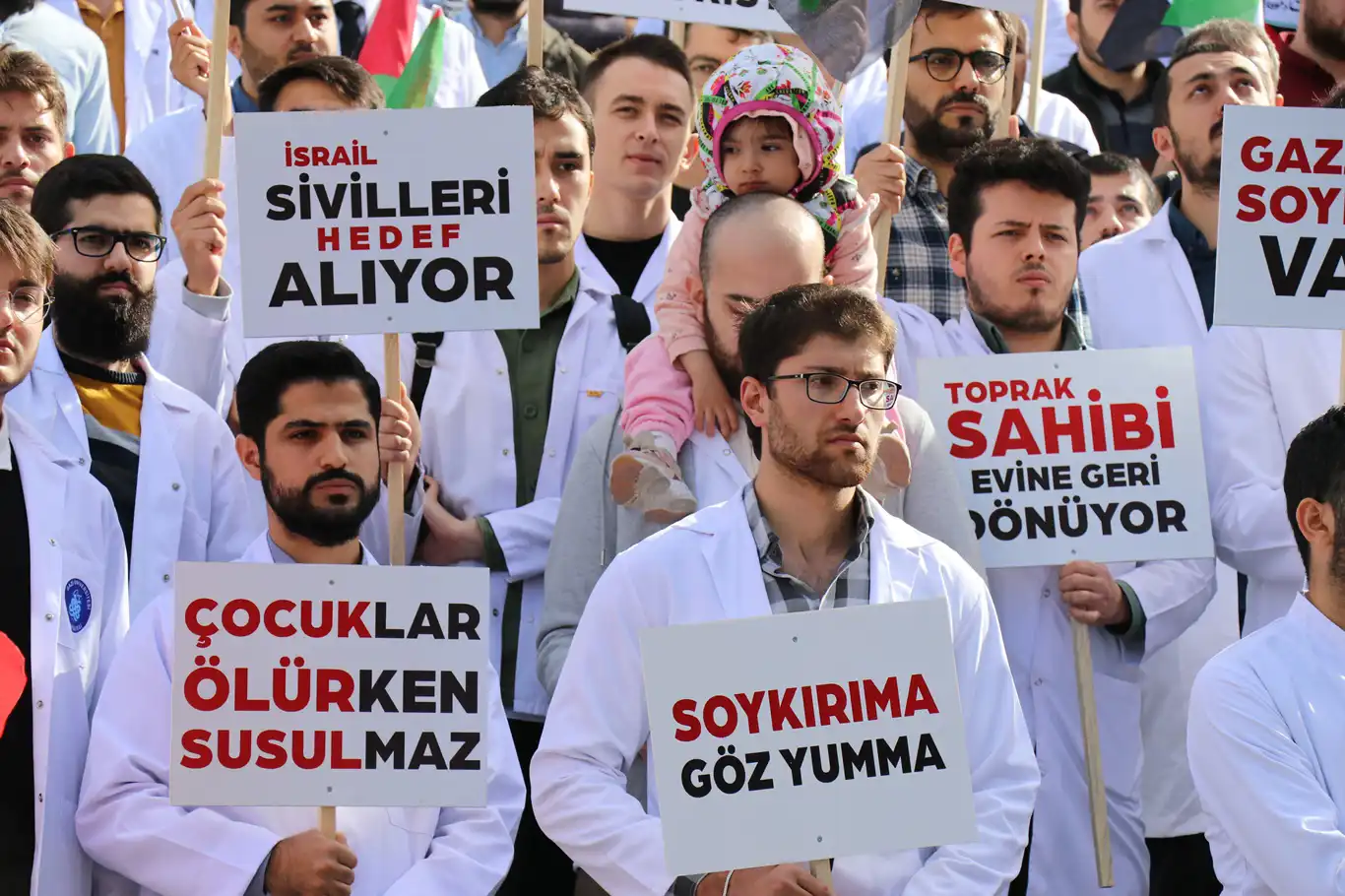 Sağlıkçılardan işgalci siyonistlere kınama bildirisi
