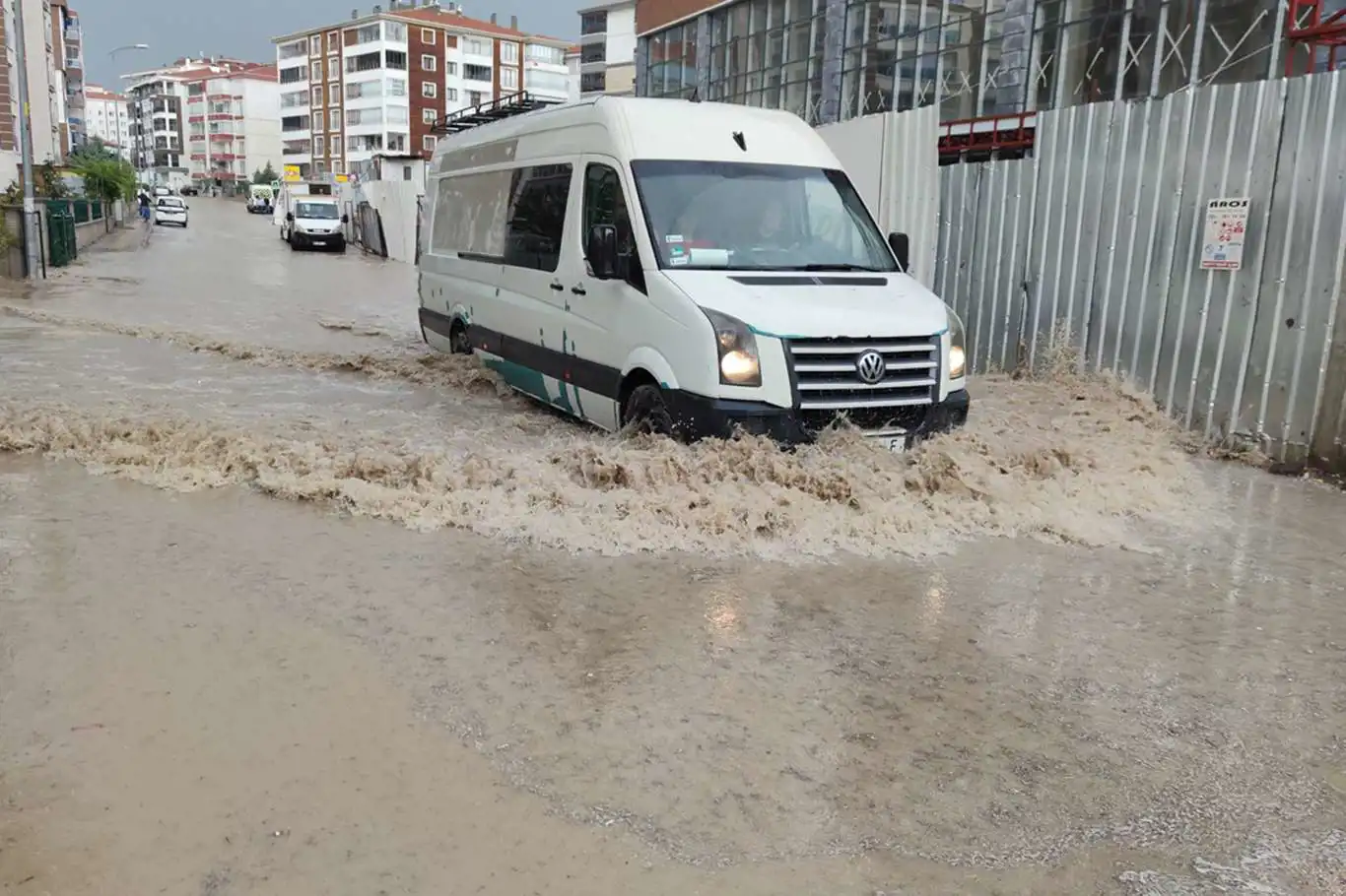 Ankara Valiliği uyardı: Sağanak ve kuvvetli fırtına etkili olacak