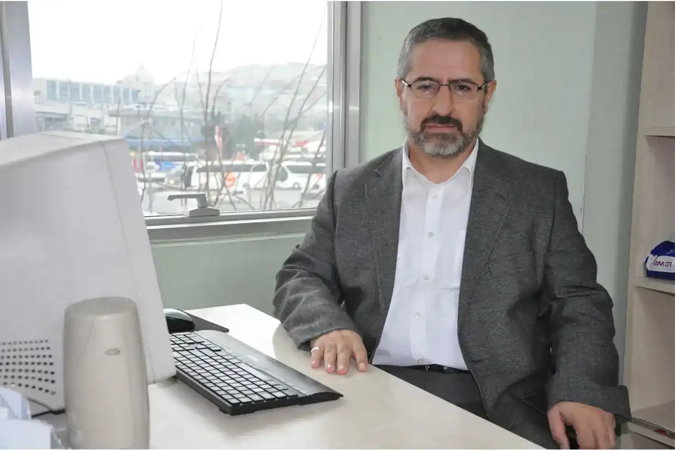 الكاتب حسن ساباز: حول تبادل الأسرى الكاتب حسن ساباز: حول تبادل الأسرى