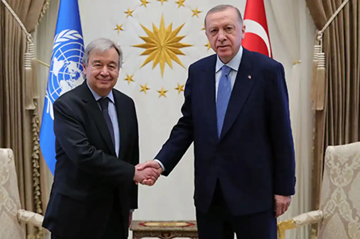 Cumhurbaşkanı Erdoğan BM Genel Sekreteri Guterres ile görüştü Cumhurbaşkanı Erdoğan BM Genel Sekreteri Guterres ile görüştü