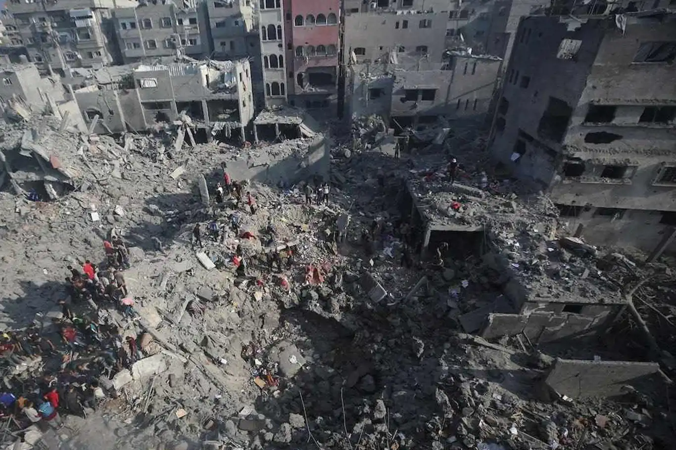 İşgalciler Gazze'ye 25 bin tondan fazla patlayıcı attı