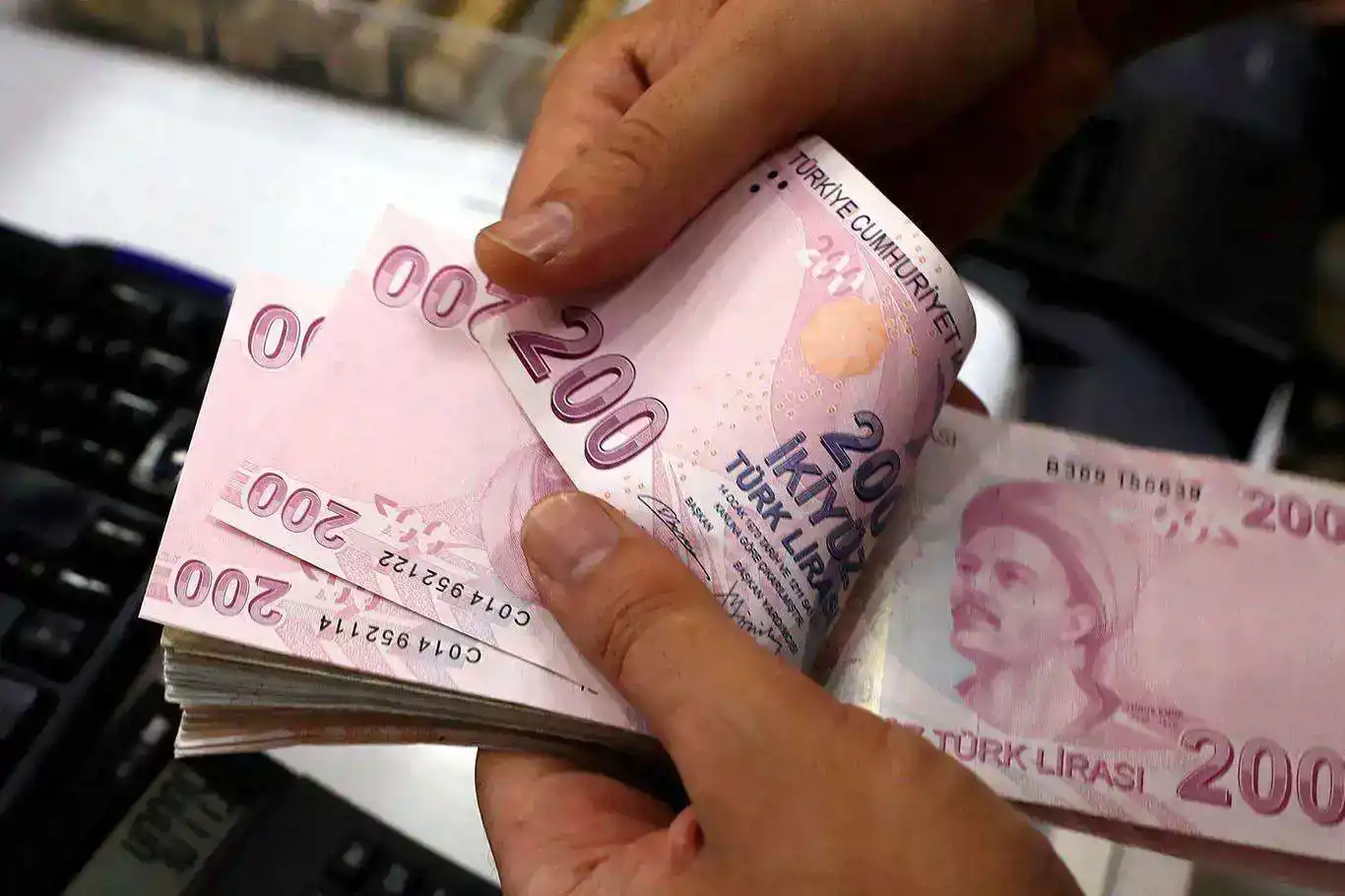 Çalışma Bakanı Işıkhan'dan asgari ücret ve ikramiye açıklaması Çalışma Bakanı Işıkhan'dan asgari ücret ve ikramiye açıklaması