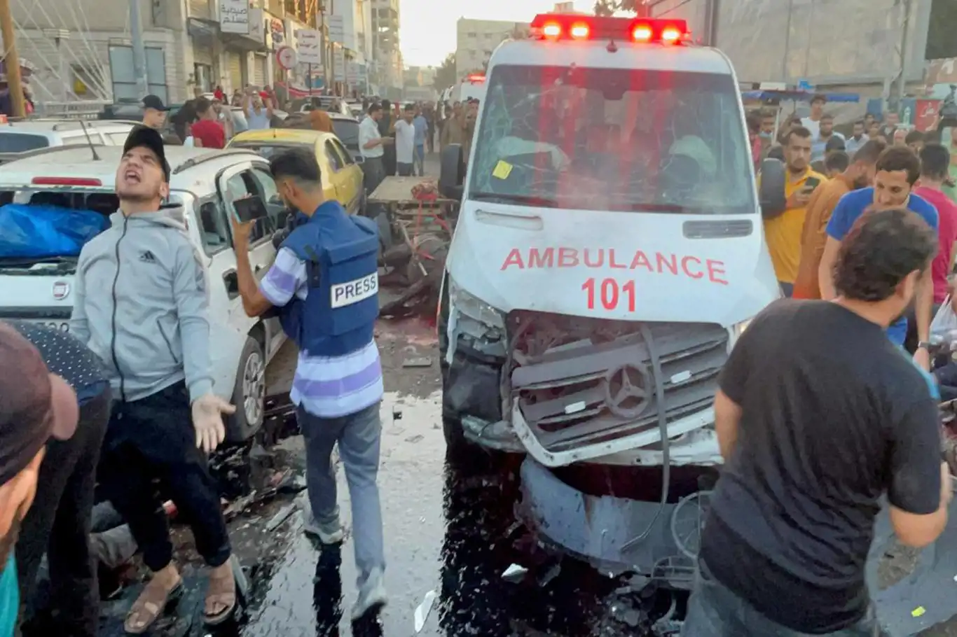 Siyonist rejim, Şifa Hastanesi'nde ambulans konvoyunu vurduğunu itiraf etti