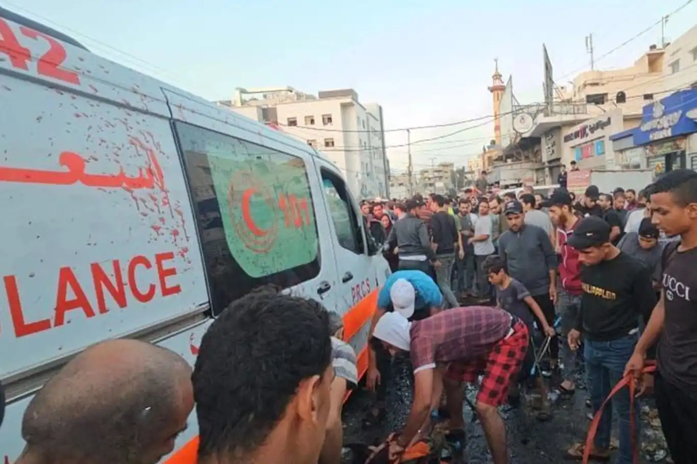 Filistin Kızılayı: Hastane çevresinde bombardıman nedeniyle ambulanslar çıkış yapamıyor