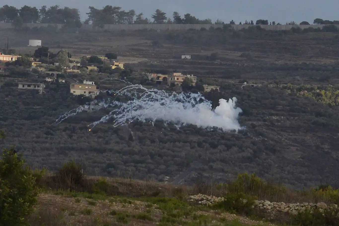 Siyonist rejim Lübnan'ın güneyinde 462 hektar alanı yaktı