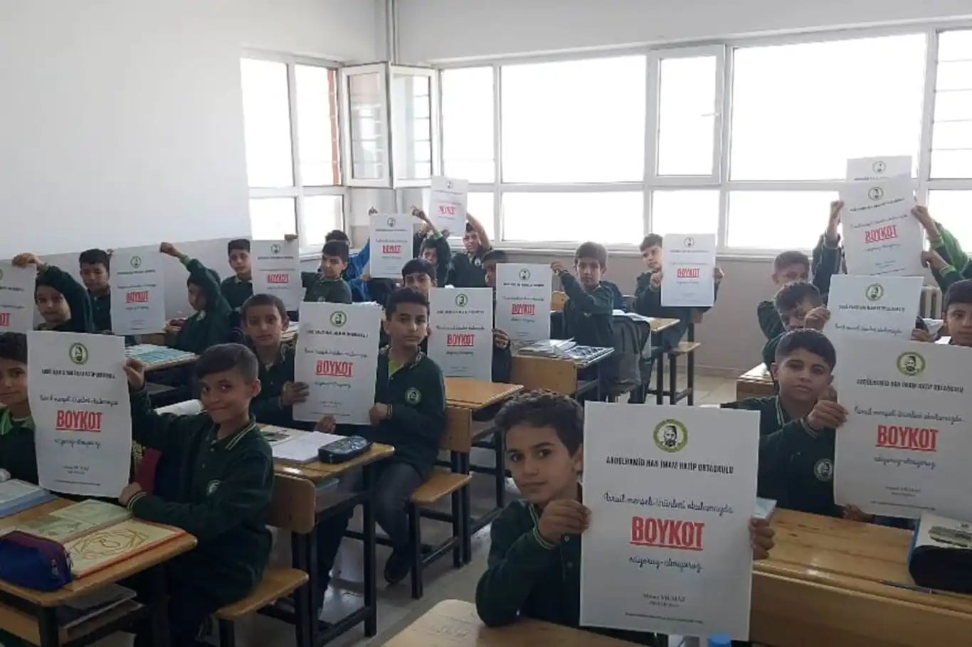 Şanlıurfa'da imam hatip ortaokulundan boykot çağrısı