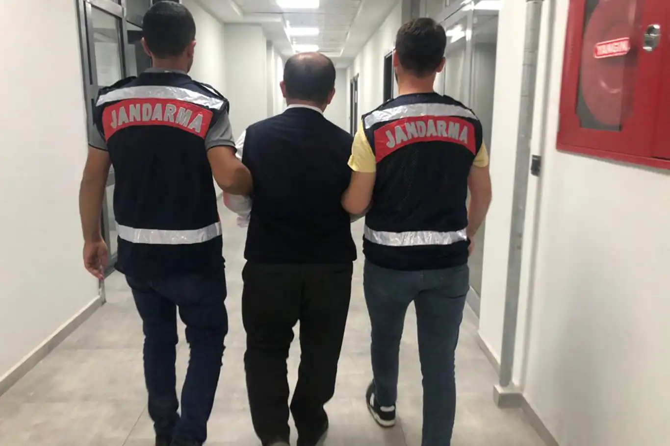 Şanlıurfa'da FETÖ operasyonu: 2 tutuklama Şanlıurfa'da FETÖ operasyonu: 2 tutuklama