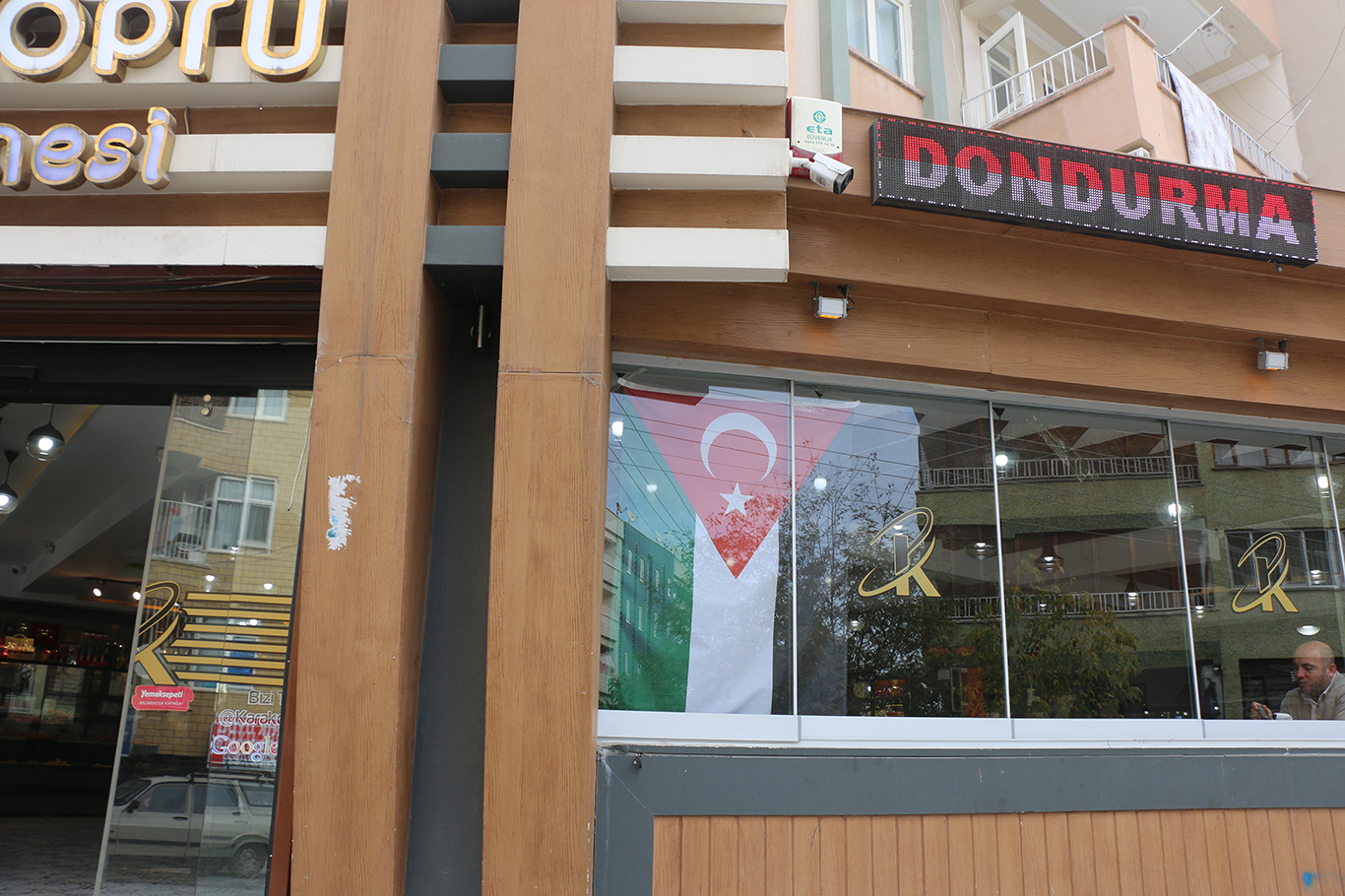 "Boykottan dolayı zarar edelim ama Müslümanların öldürülmesine katkıda bulunmayalım"