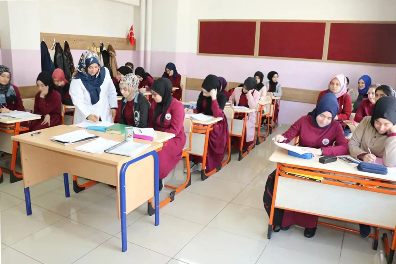 Depremzede özel okul öğrencisine destek kılavuzu yayımlandı Depremzede özel okul öğrencisine destek kılavuzu yayımlandı