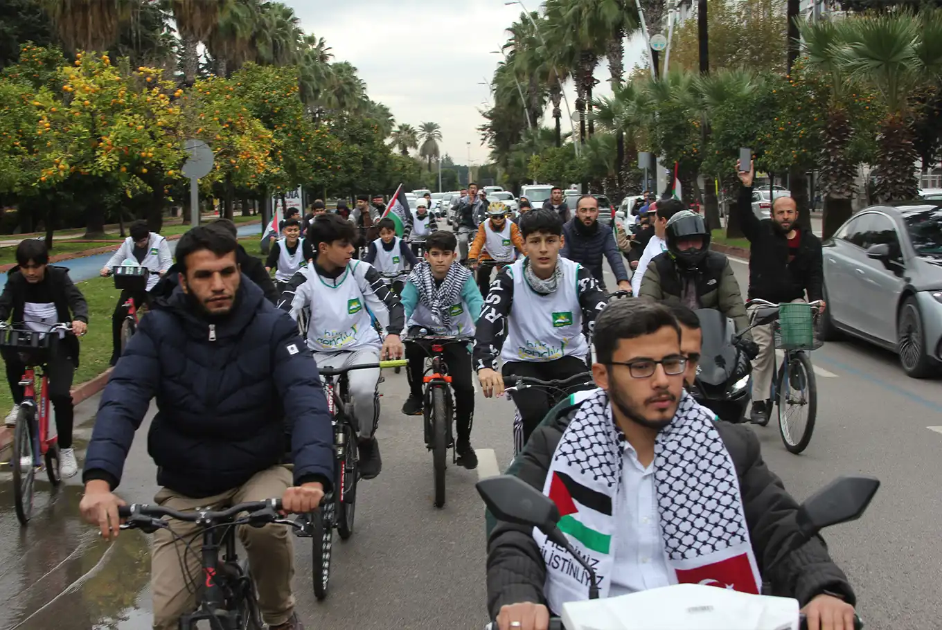 Hür Gençler Kudüs için pedal çevirdi