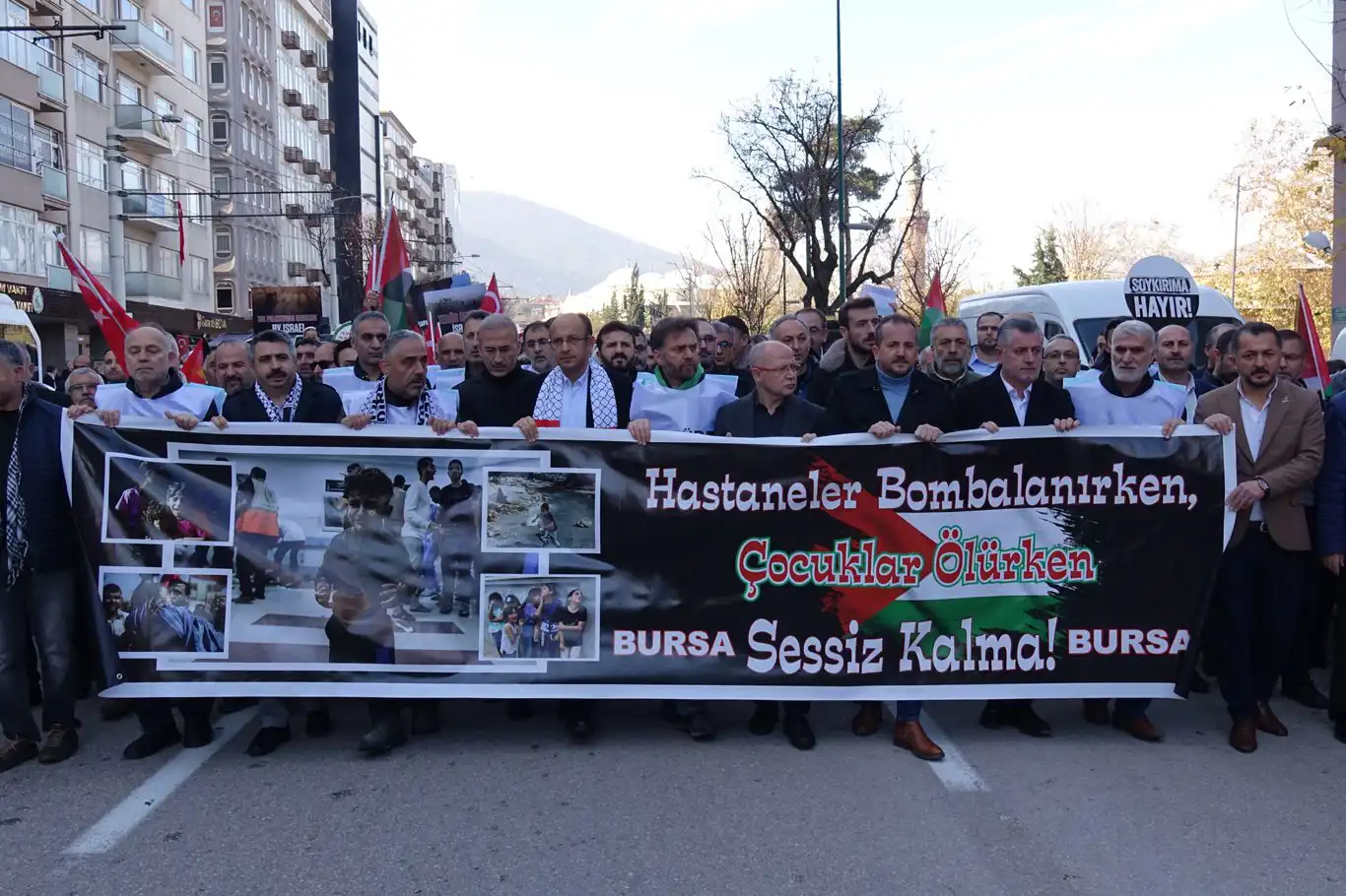 Bursa'da binlerce kişi "Özgür Filistin" için yürüdü