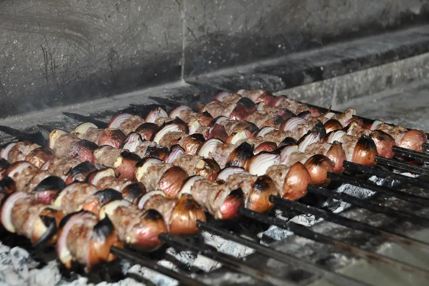 Kış aylarının vazgeçilmez lezzeti: Soğan kebabı Kış aylarının vazgeçilmez lezzeti: Soğan kebabı
