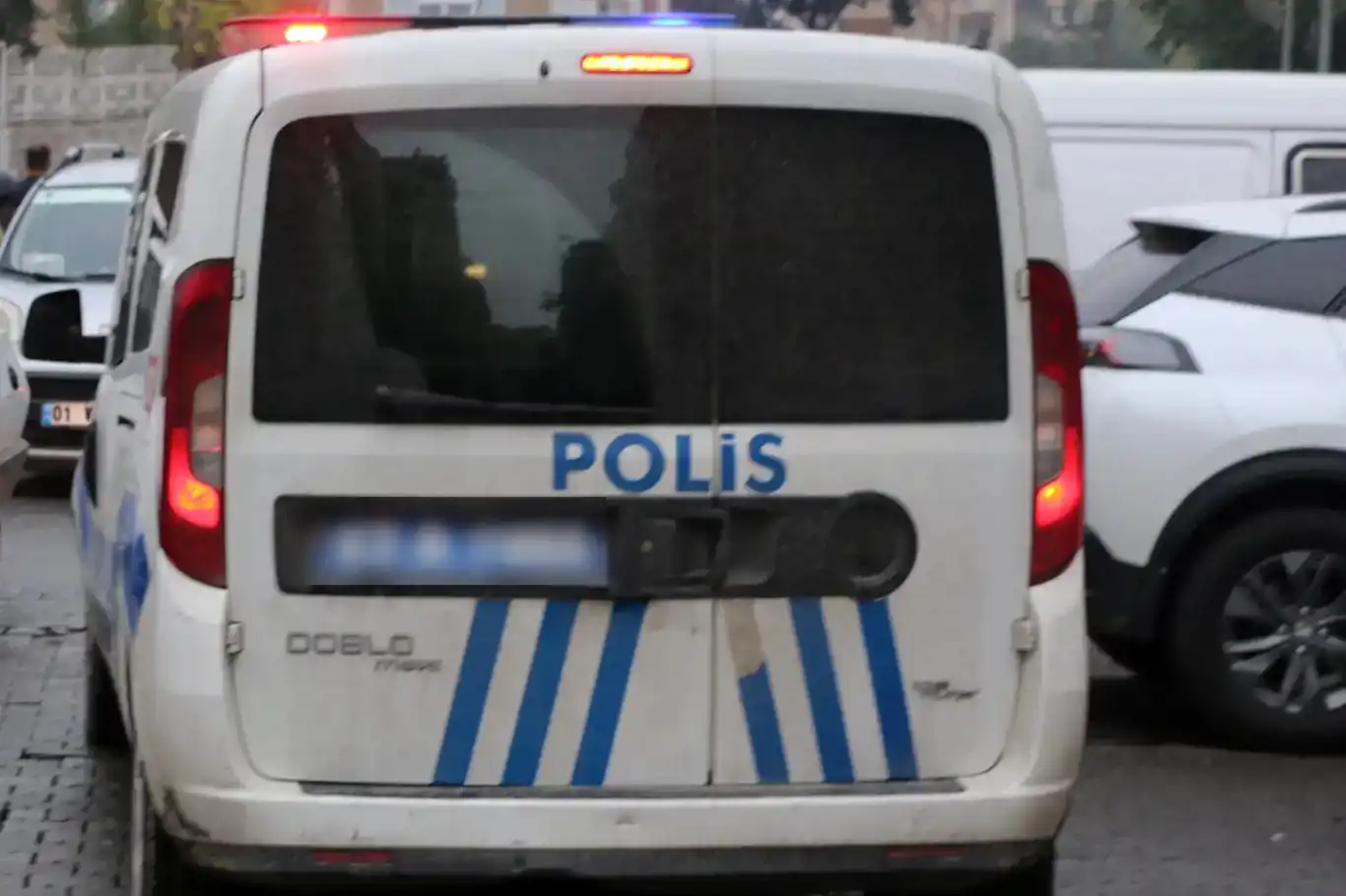 Şanlıurfa'da liseli öğrenciler arasında bıçaklı kavga: 1 ölü 1 yaralı Şanlıurfa'da liseli öğrenciler arasında bıçaklı kavga: 1 ölü 1 yaralı