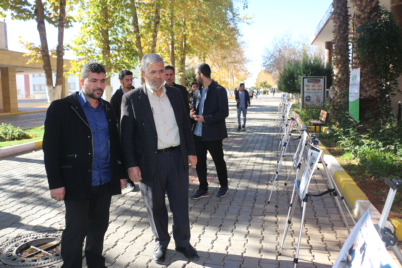 Peygamber Sevdalıları'ndan üniversitedeki siyer standına ziyaret