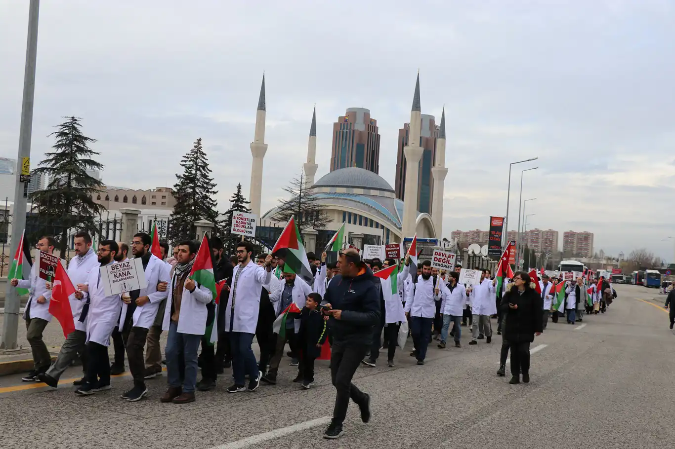 Filistin için "sessiz yürüyüş" 5. haftasında dünyanın dört bir yanında devam etti  